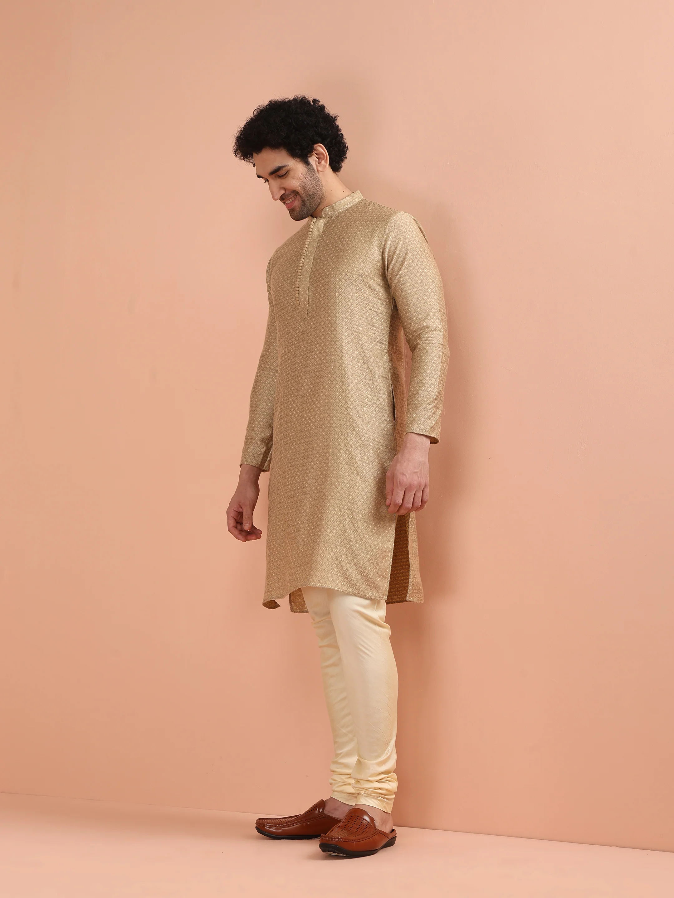 Beige Silk Blend Textured Long Kurta - Image 2