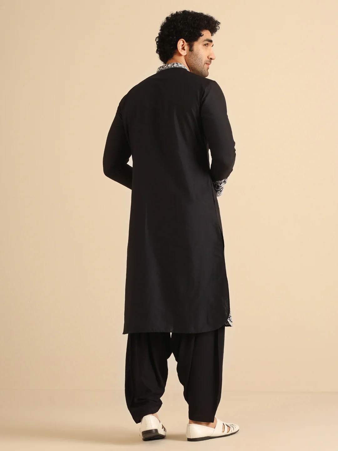 Black Cotton Blend Embroidered Long Kurta - Image 4