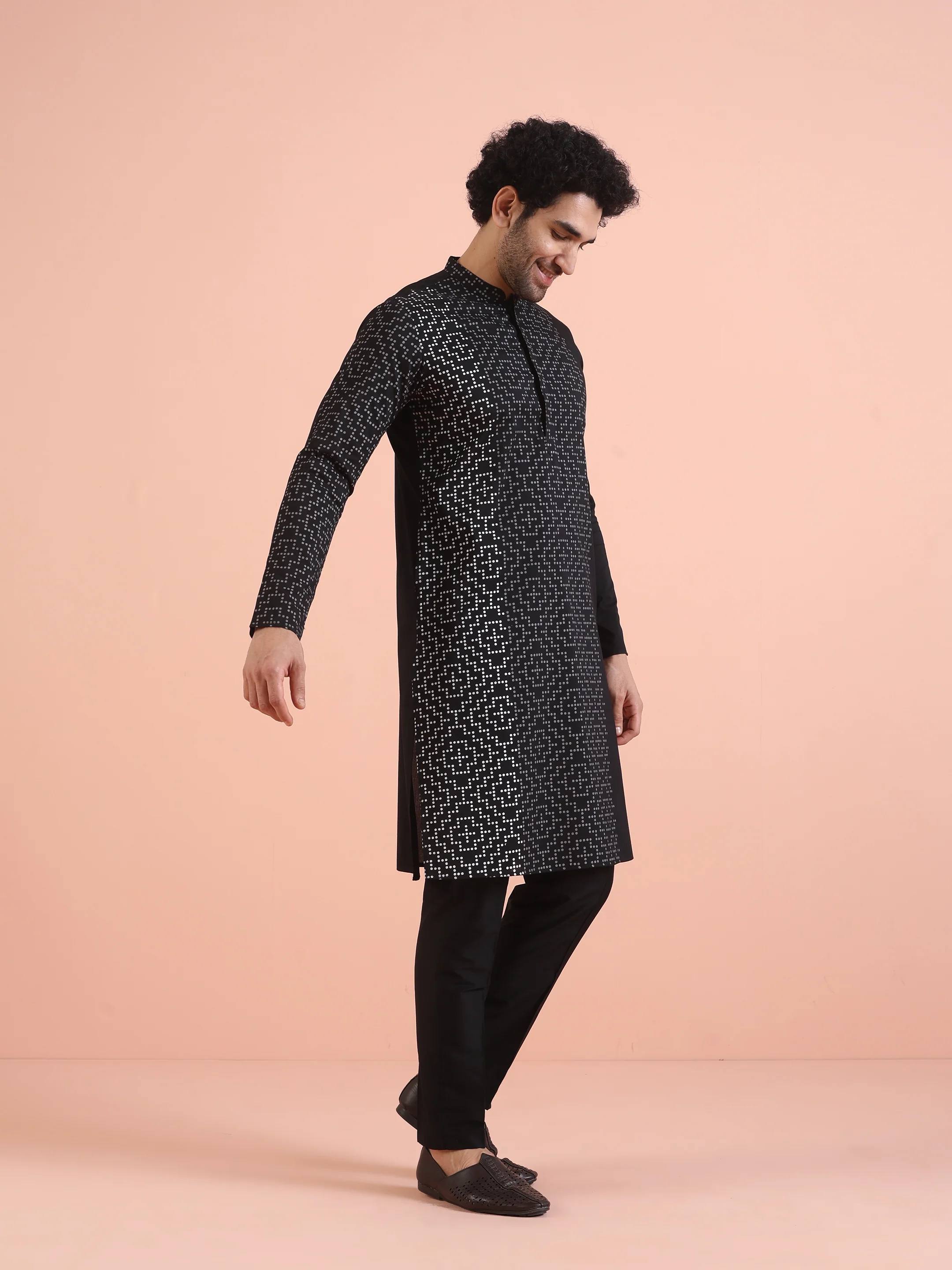 Black Cotton Blend Printed Long Kurta - Image 2