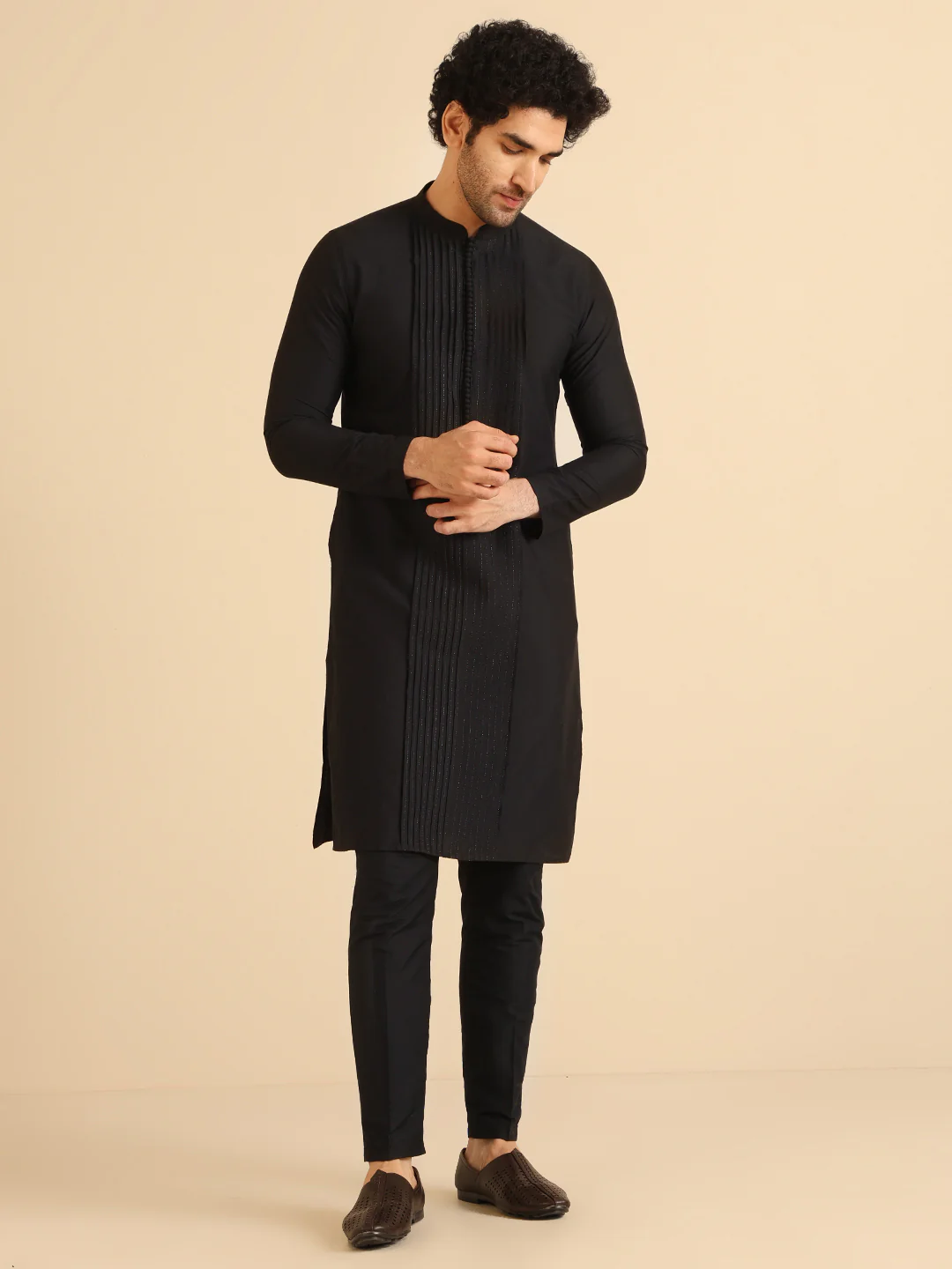 Black Cotton Blend Solid Long Kurta - Image 6