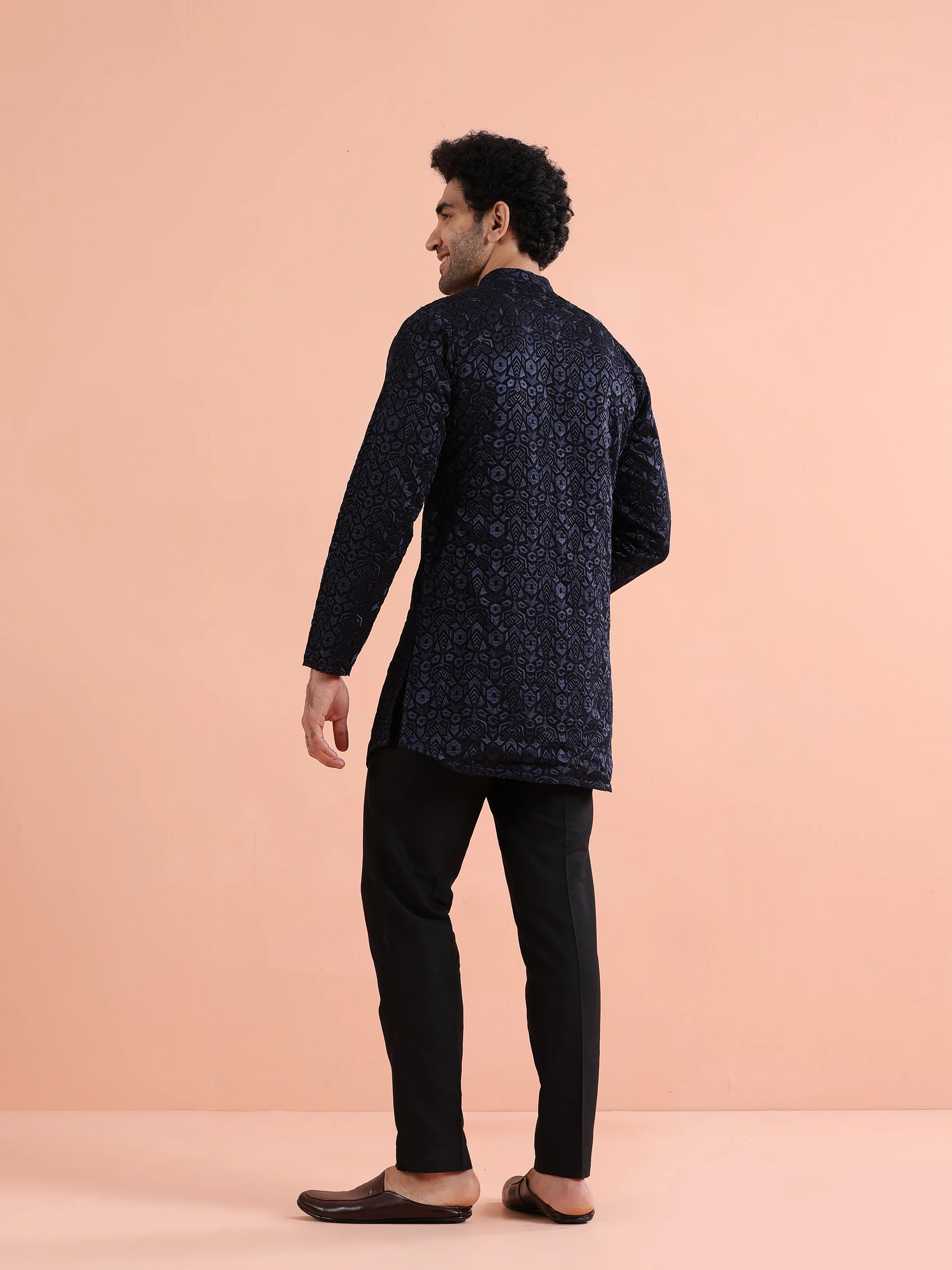 Blue Textured Kurta Trouser Set - Image 4