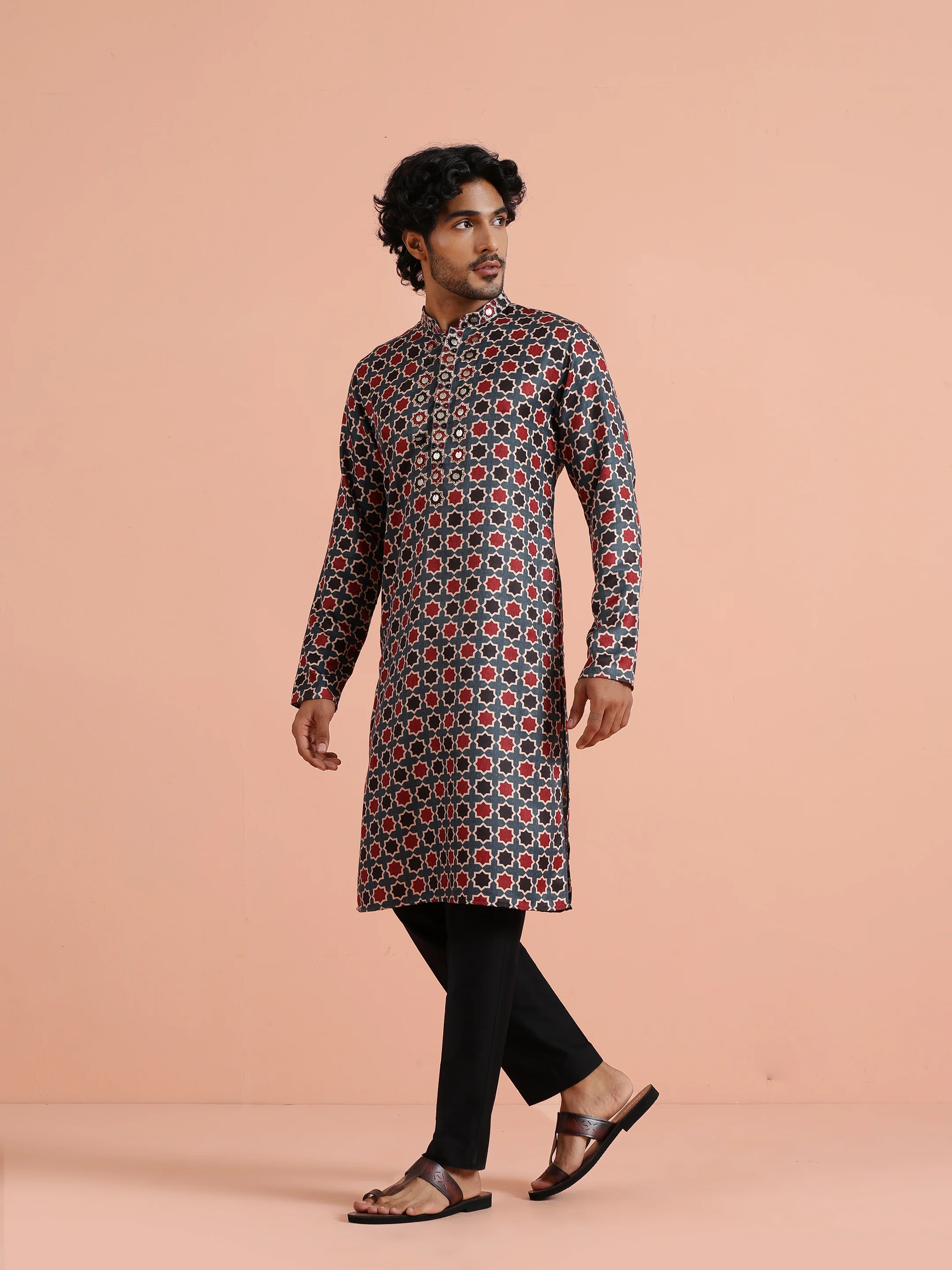 Grey & Red Geometric Printed Kurta - Image 2