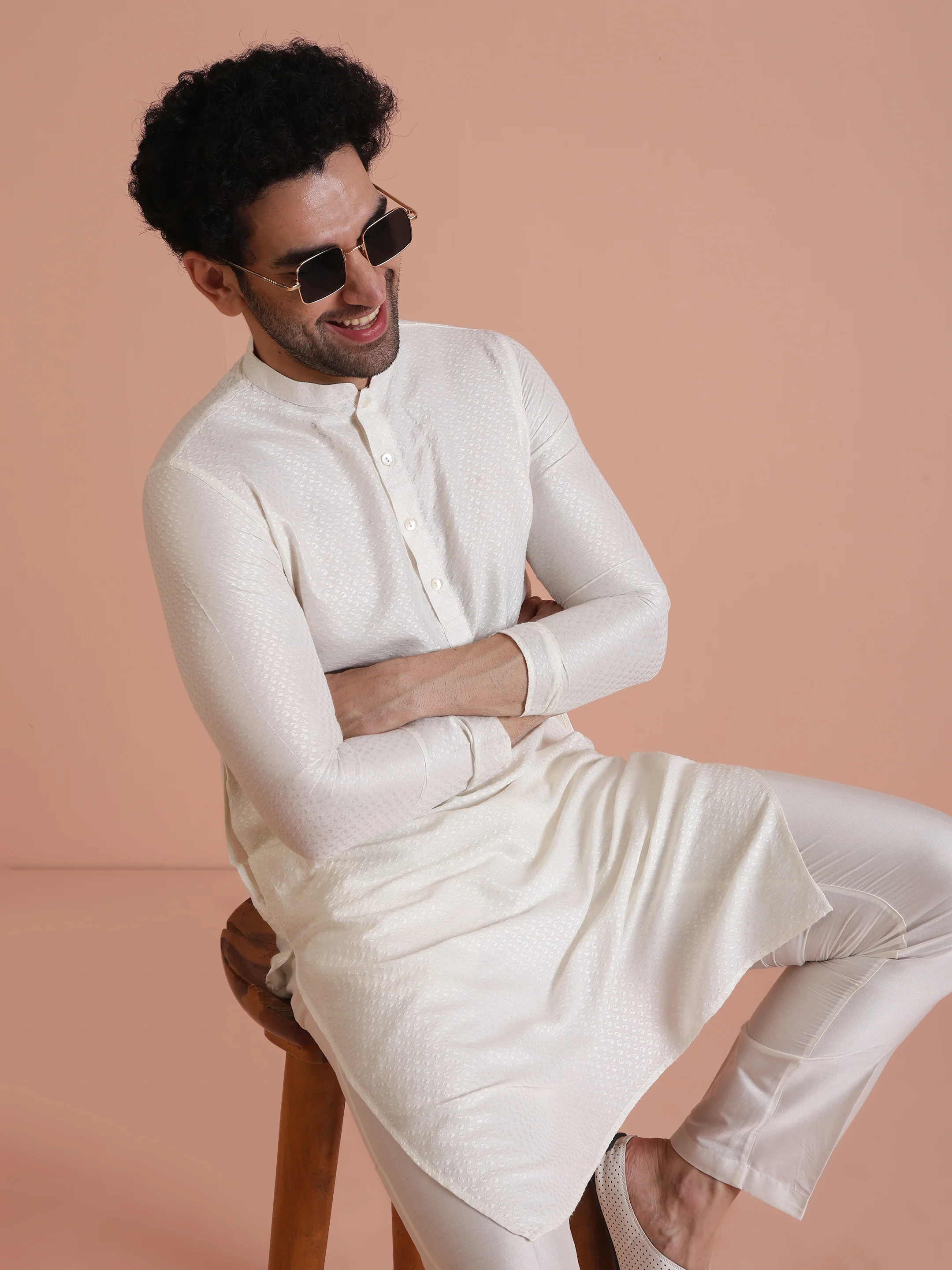 Men White Woven Design Kurta - Image 6