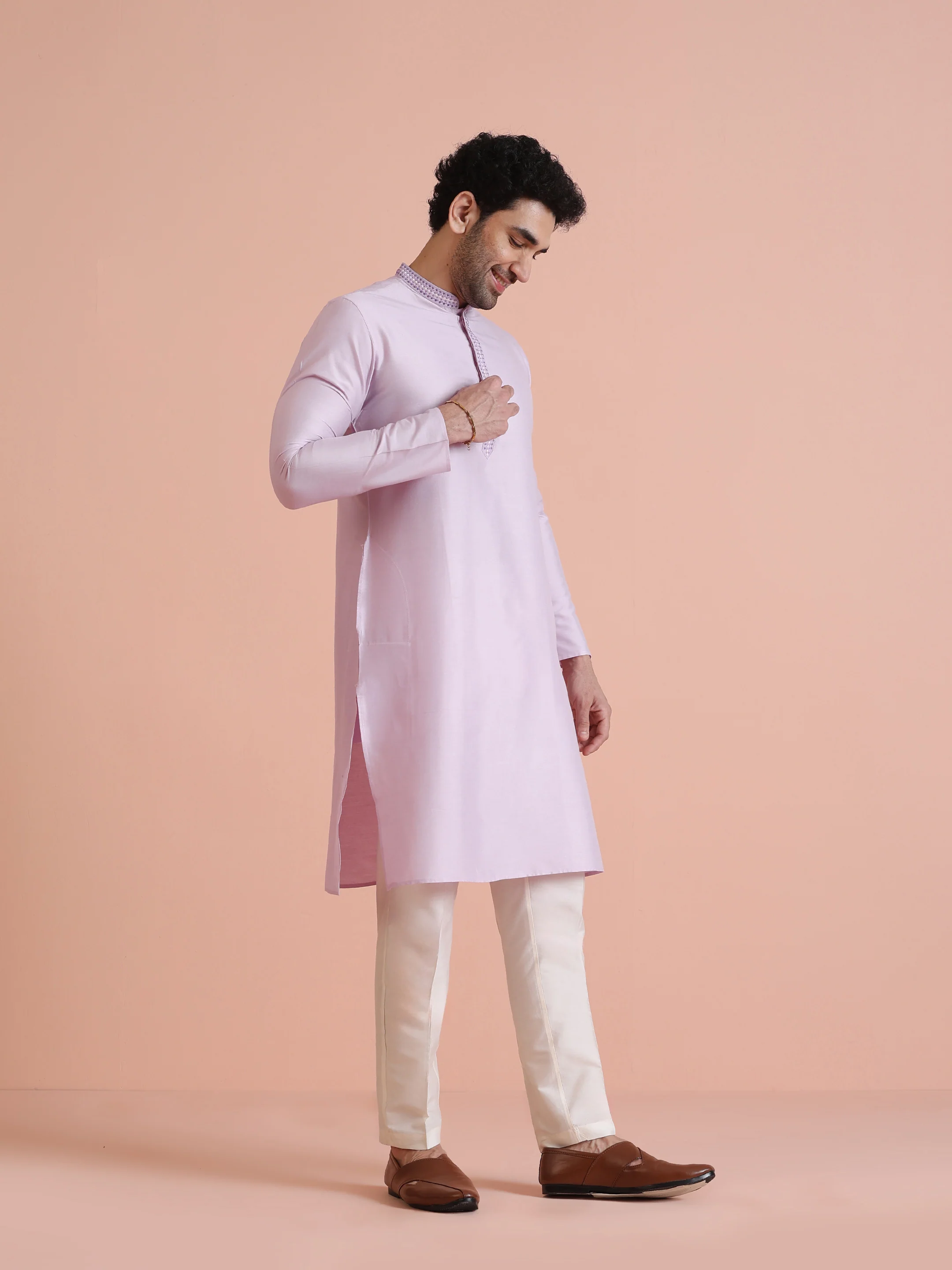 Men Lavender Solid Kurta - Image 3