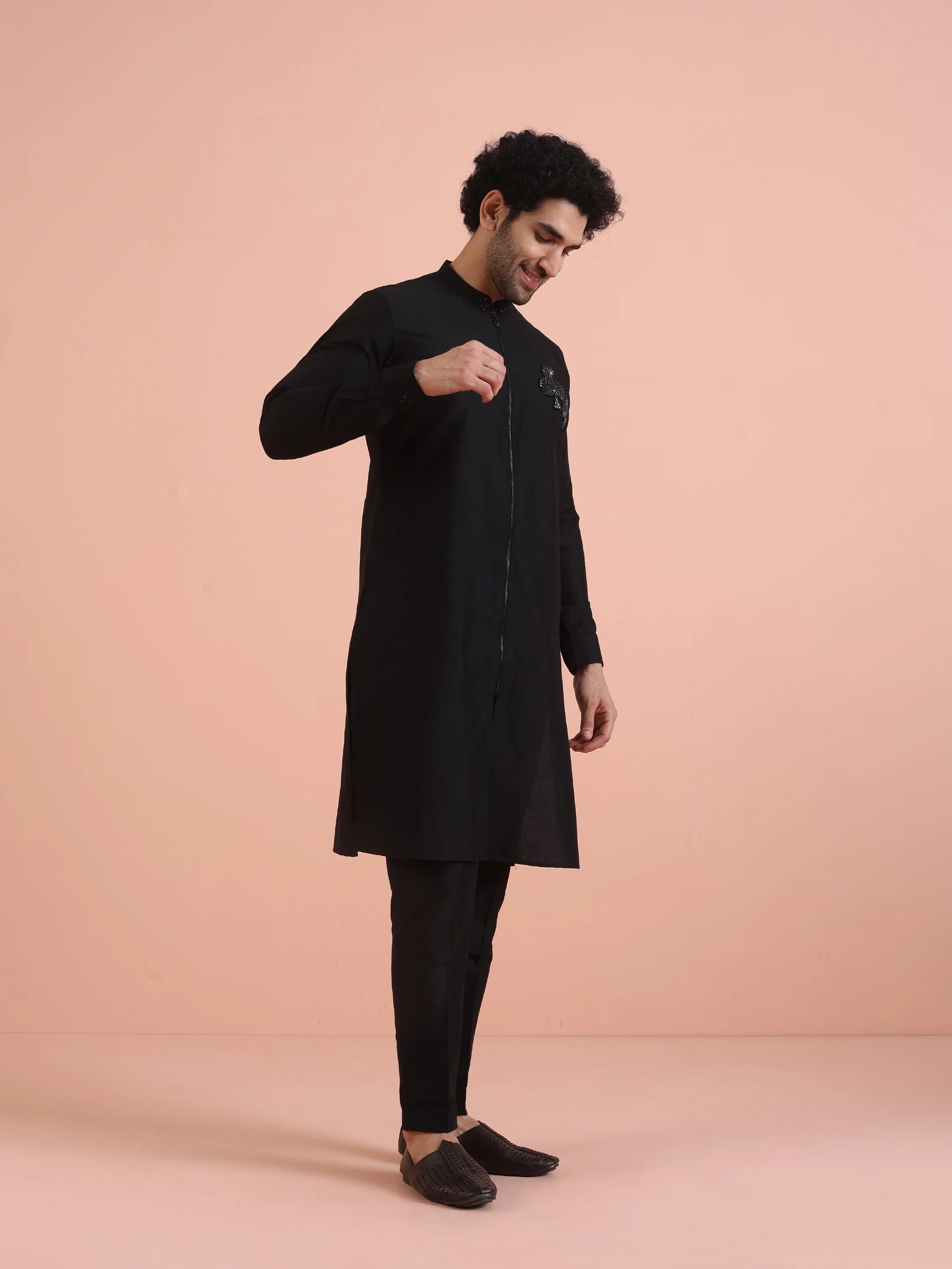 Men Black Solid Kurta Trouser Set with Patch Work - Image 2