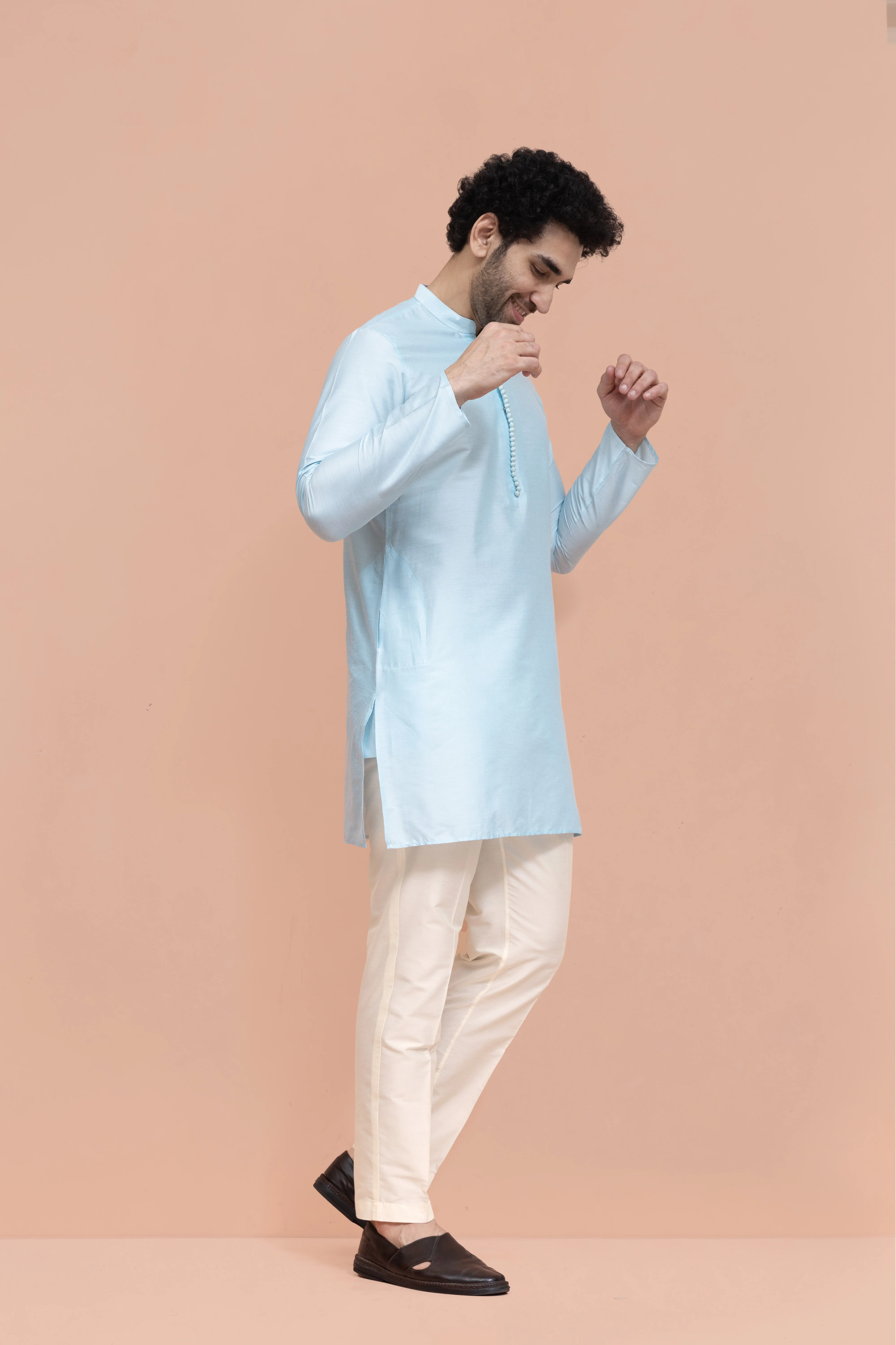 Men Blue Solid Kurta - Image 4