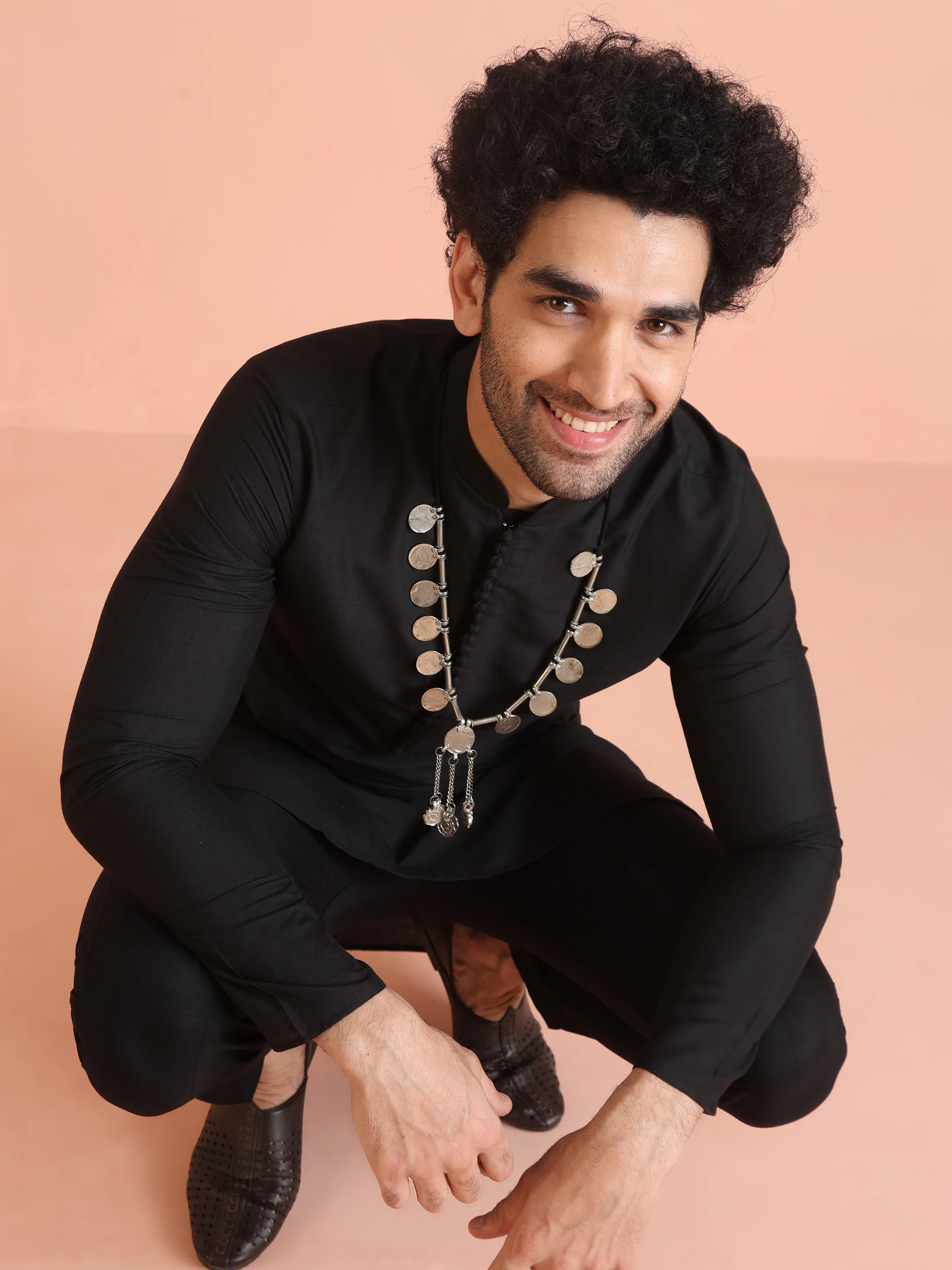 Black Solid Mid Kurta - Image 5