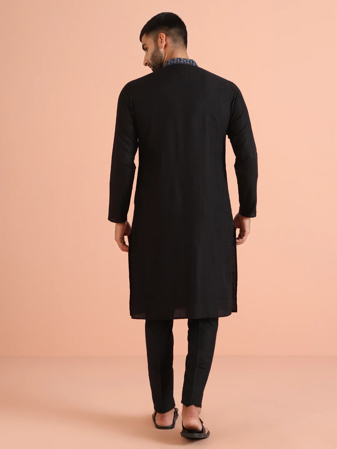 Black Textured Silk Blend Embroidered Kurta - Image 4