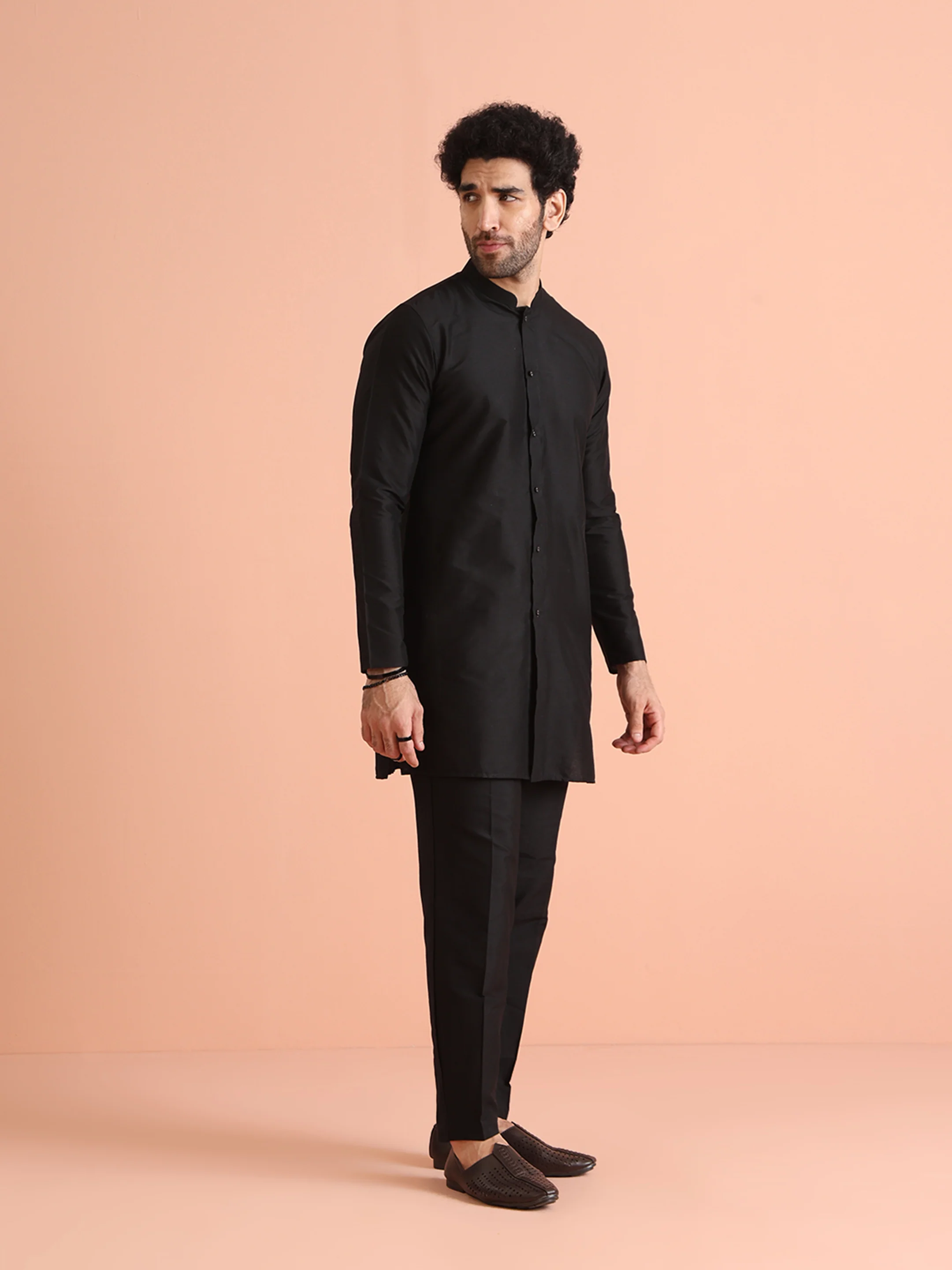 Men Black Slim Fit Solid Kurta Trousers Set - Image 2