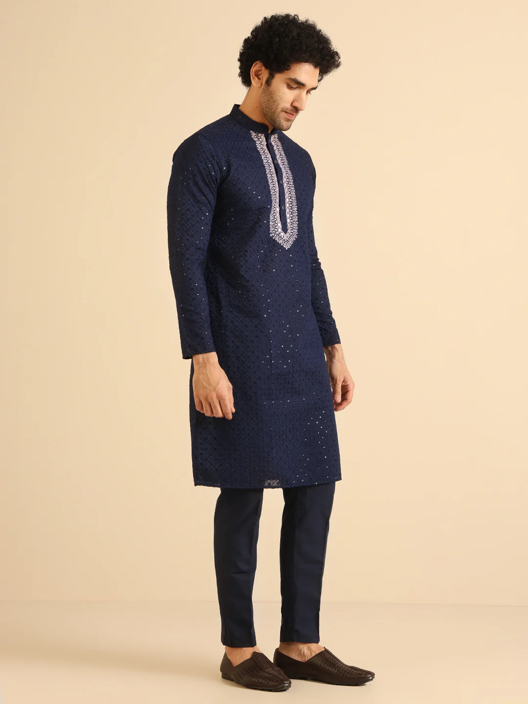 Navy Blue Silk Blend Embroidered Kurta - Image 3