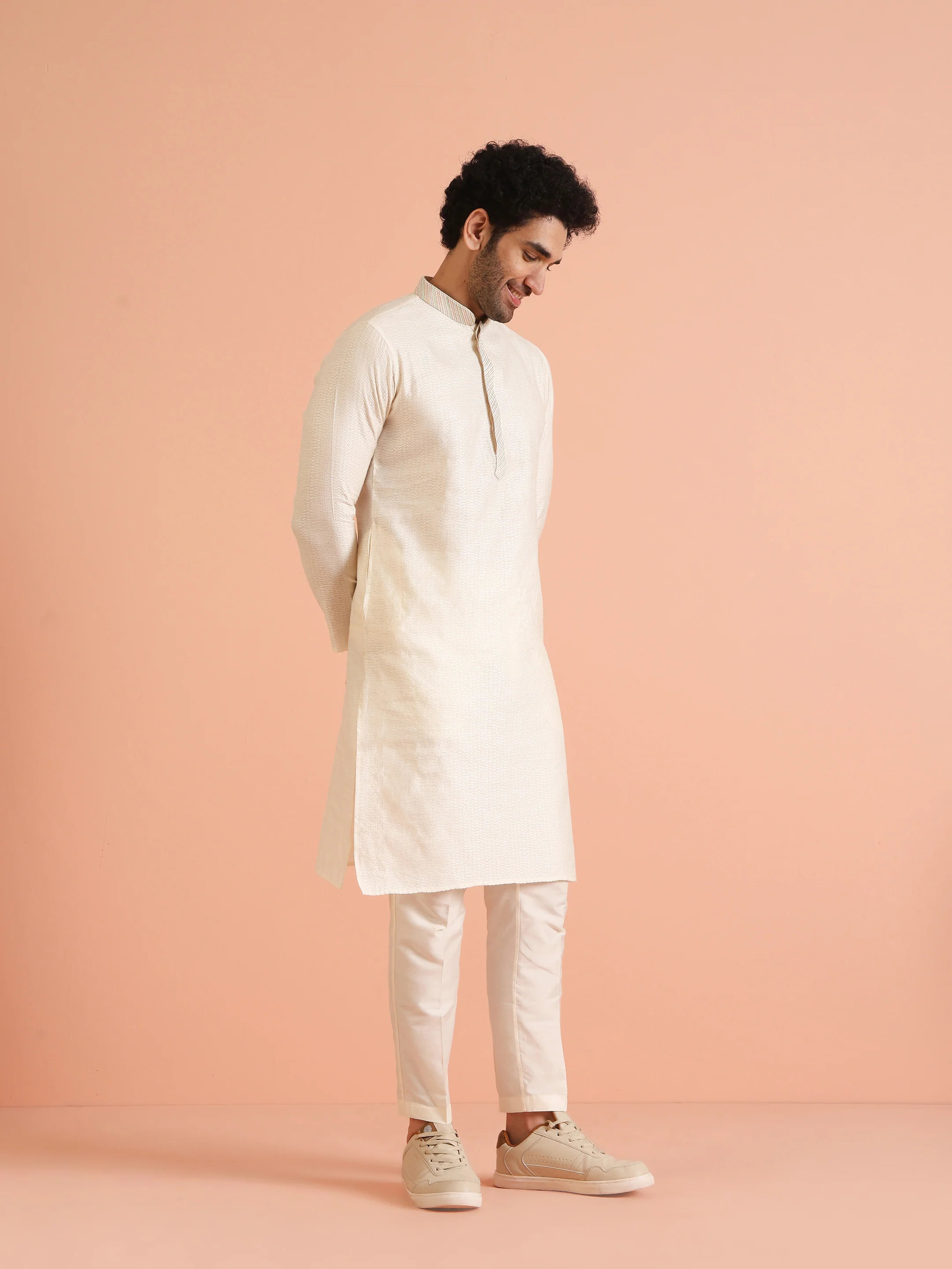 Cream Silk Blend Textured Kurta with Mandarin Collar - Image 3