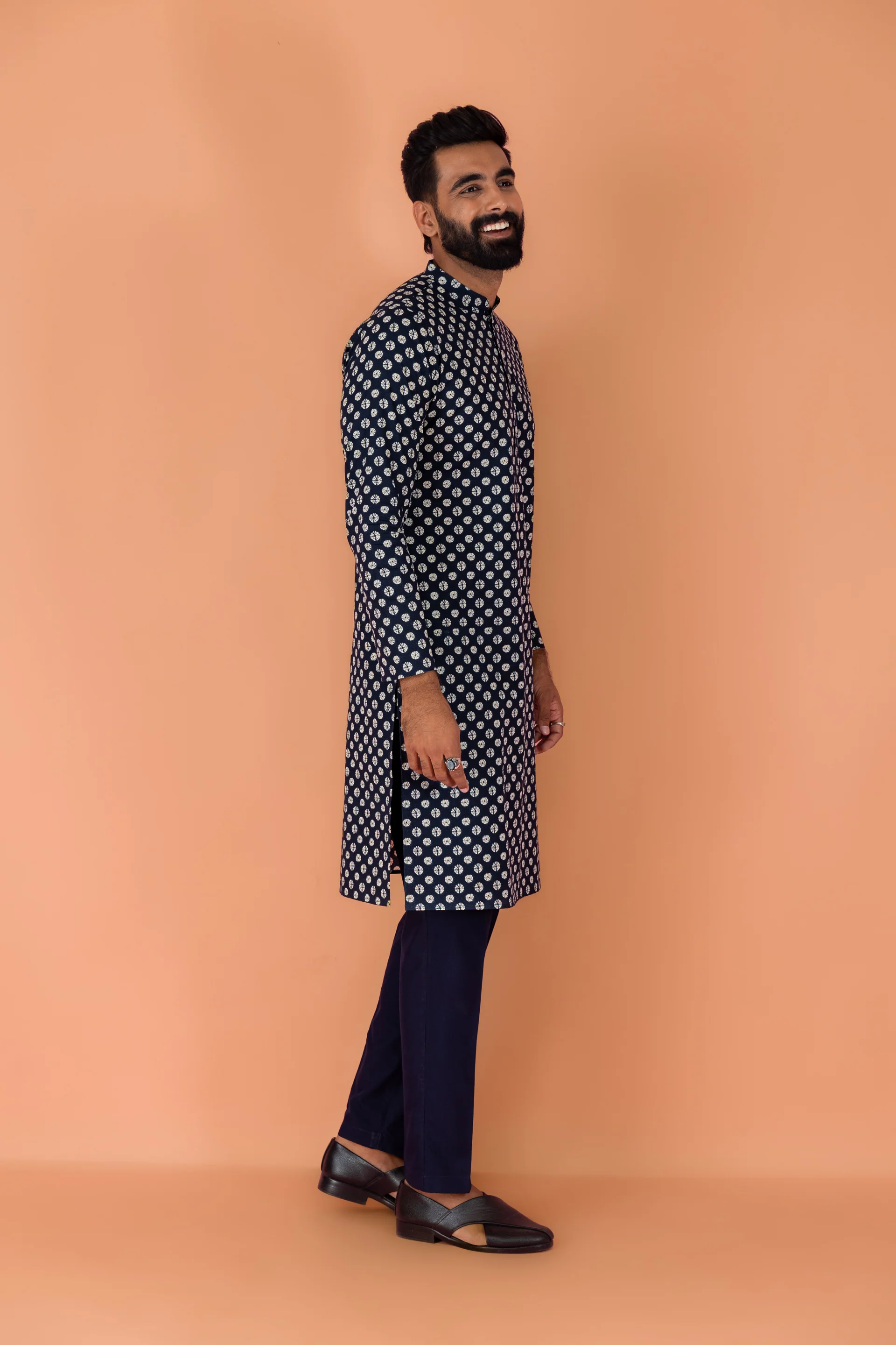 Men Navy Blue Printed Kurta Trouser Set with Tie & Dye - Image 3