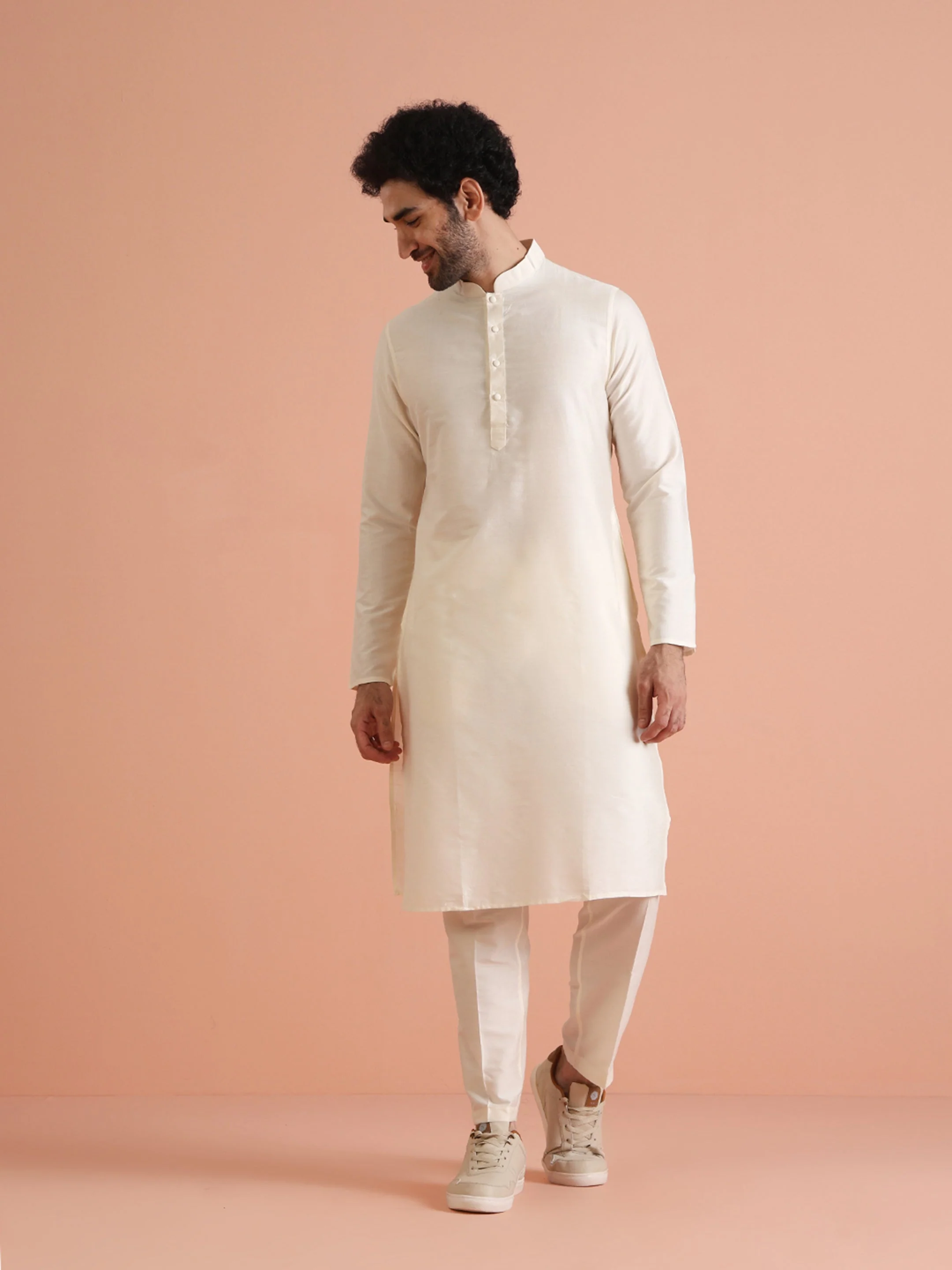 Men Off White Solid Silk Blend Kurta Set