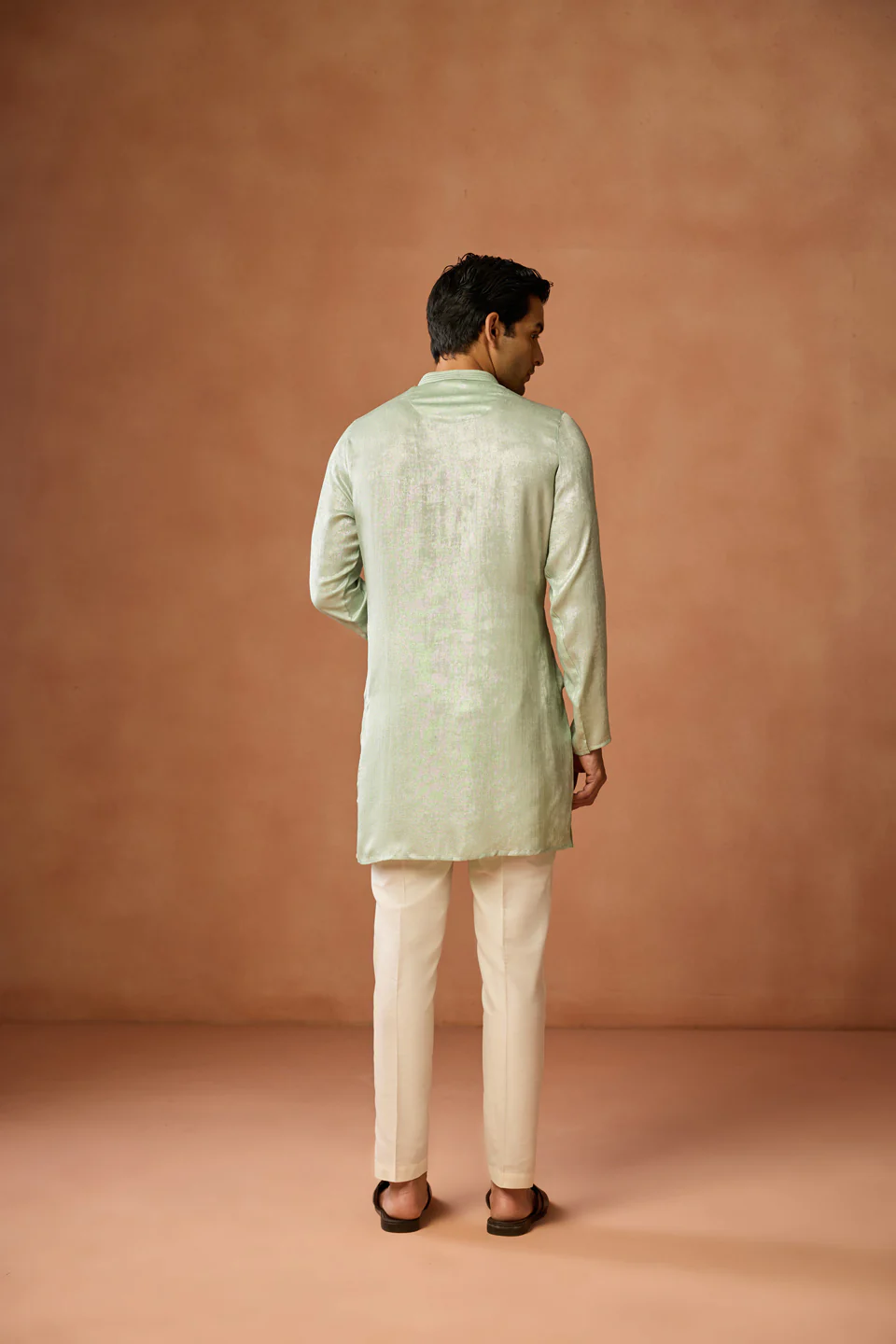 Mint Green Silk Blend Solid Mid Kurta - Image 4