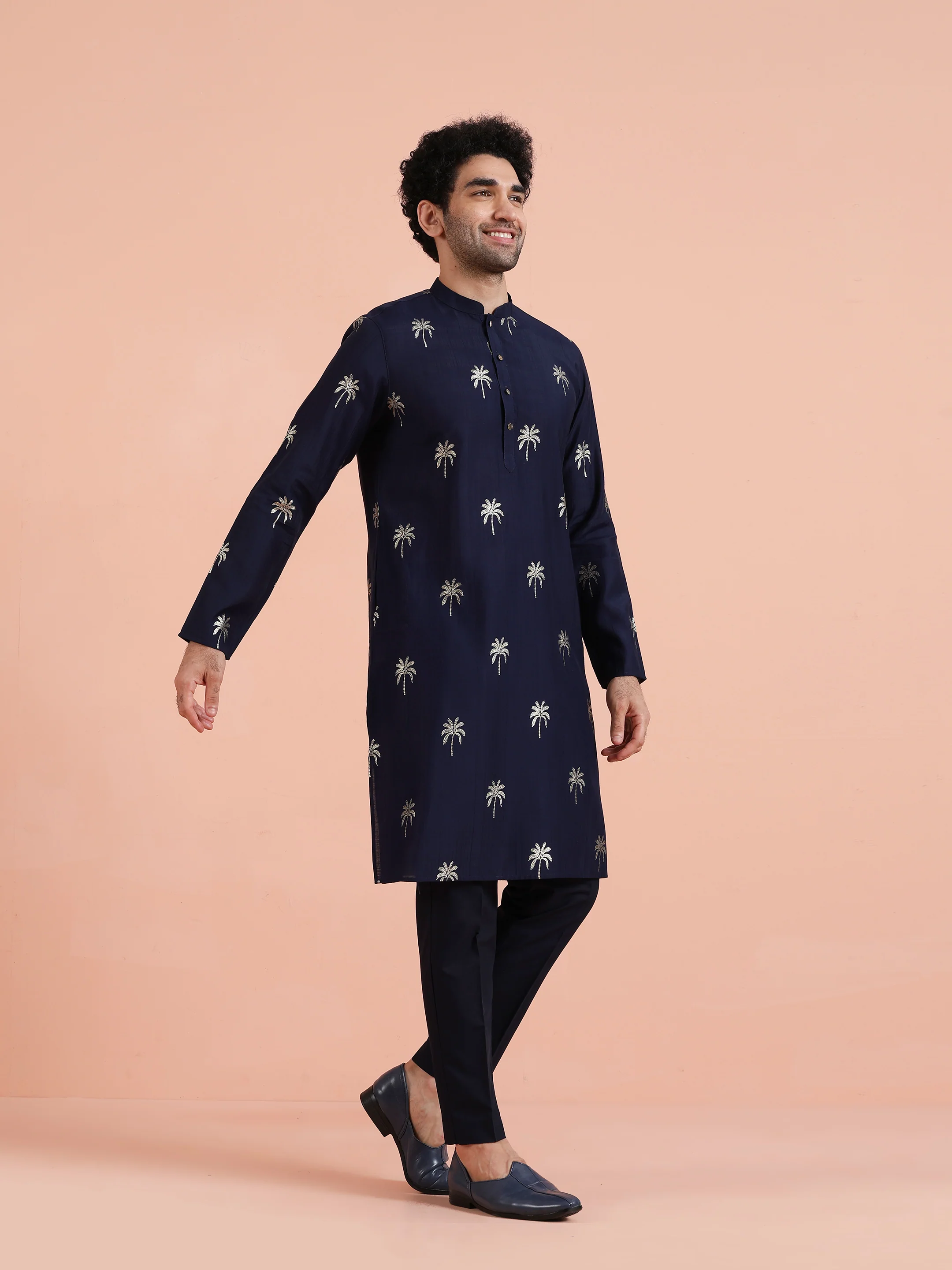 Navy Kurta with Palm Embroidery - Image 3
