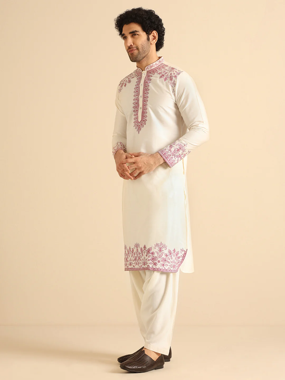 Off-White Silk Blend Embroidered Long Kurta - Image 2