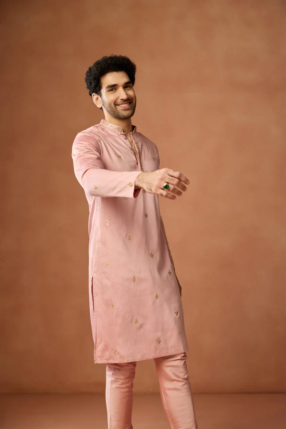 Pink Silk Blend Embroidered Kurta - Image 7