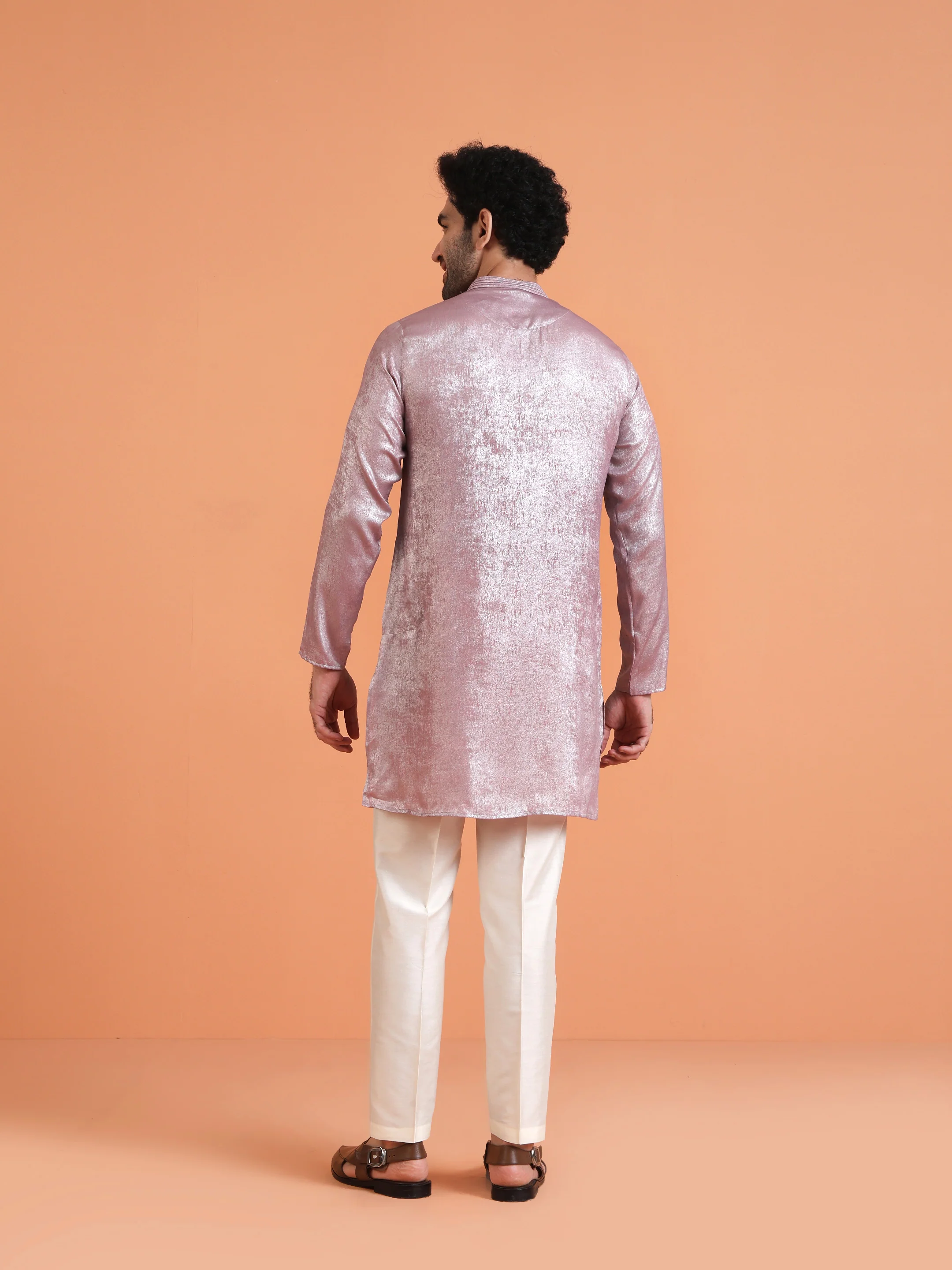 Pink Velvet Textured Mid Kurta Trouser Set - Image 4