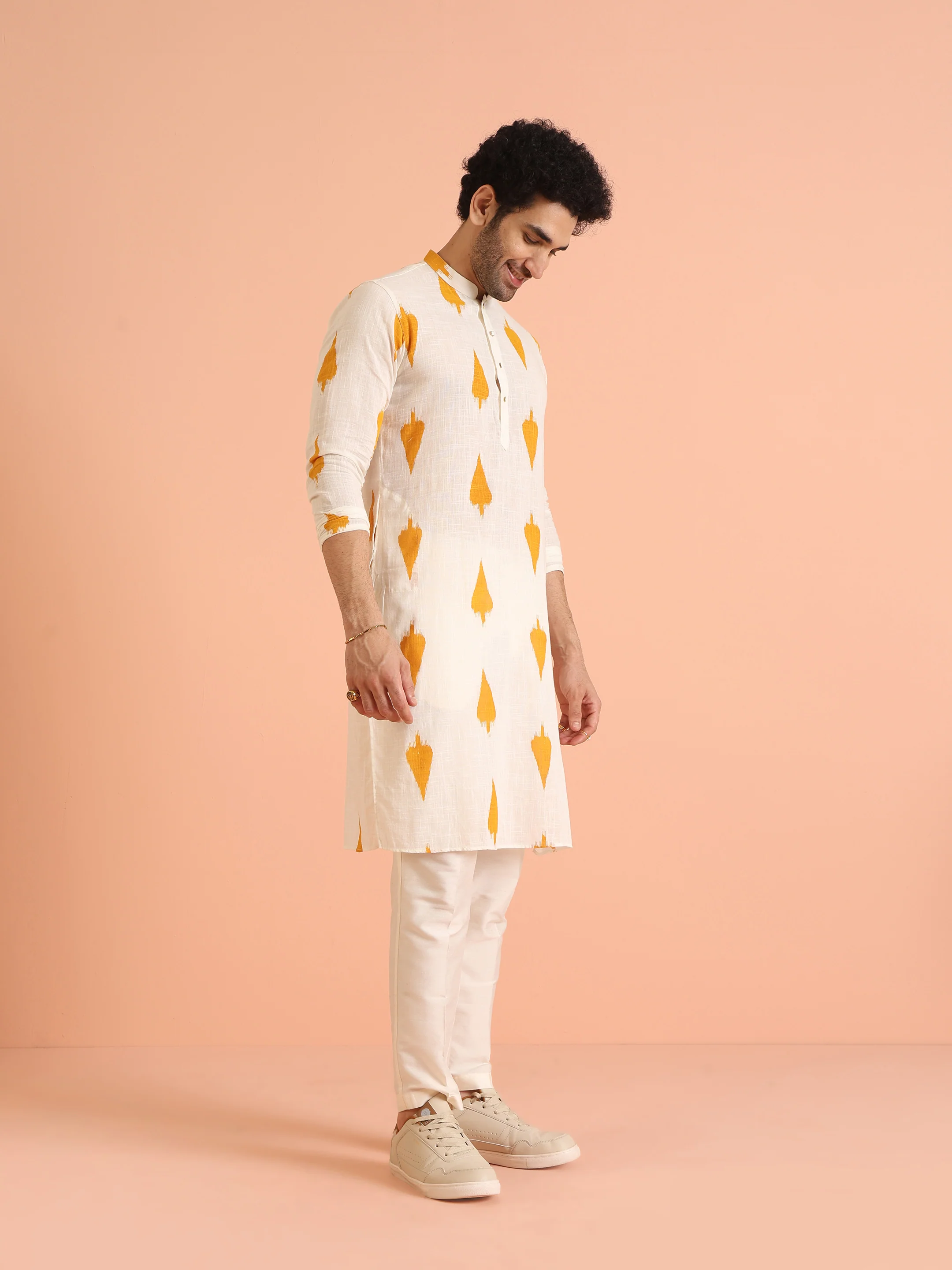 White Cotton Blend Printed Kurta Trouser Set - Image 2
